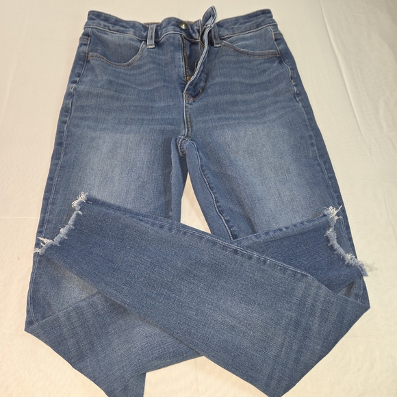American Eagle Outfitters Denim - American Eagle Outfitters Light Blue Raw Edged Jeggins. Size 4. PPCP